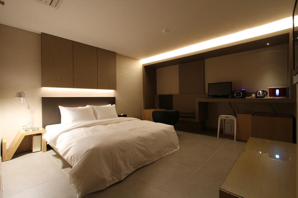 Valentine Hotel Goyang Quarto foto